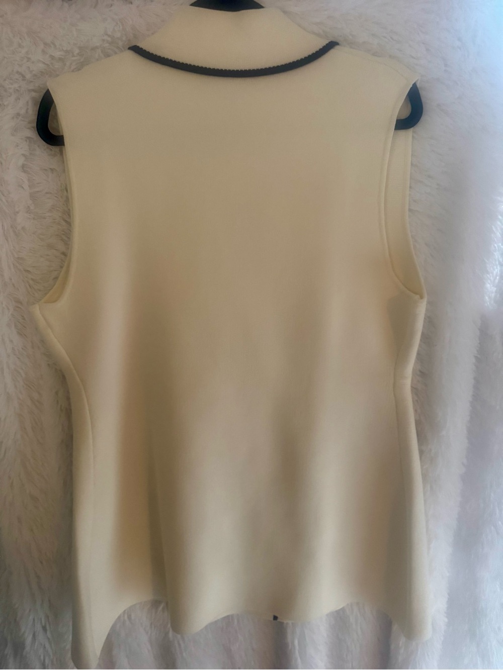 Zara Cream Sleeveless Double-Breasted Blazer Vest with Navy Trim - Picture 4 of 4
